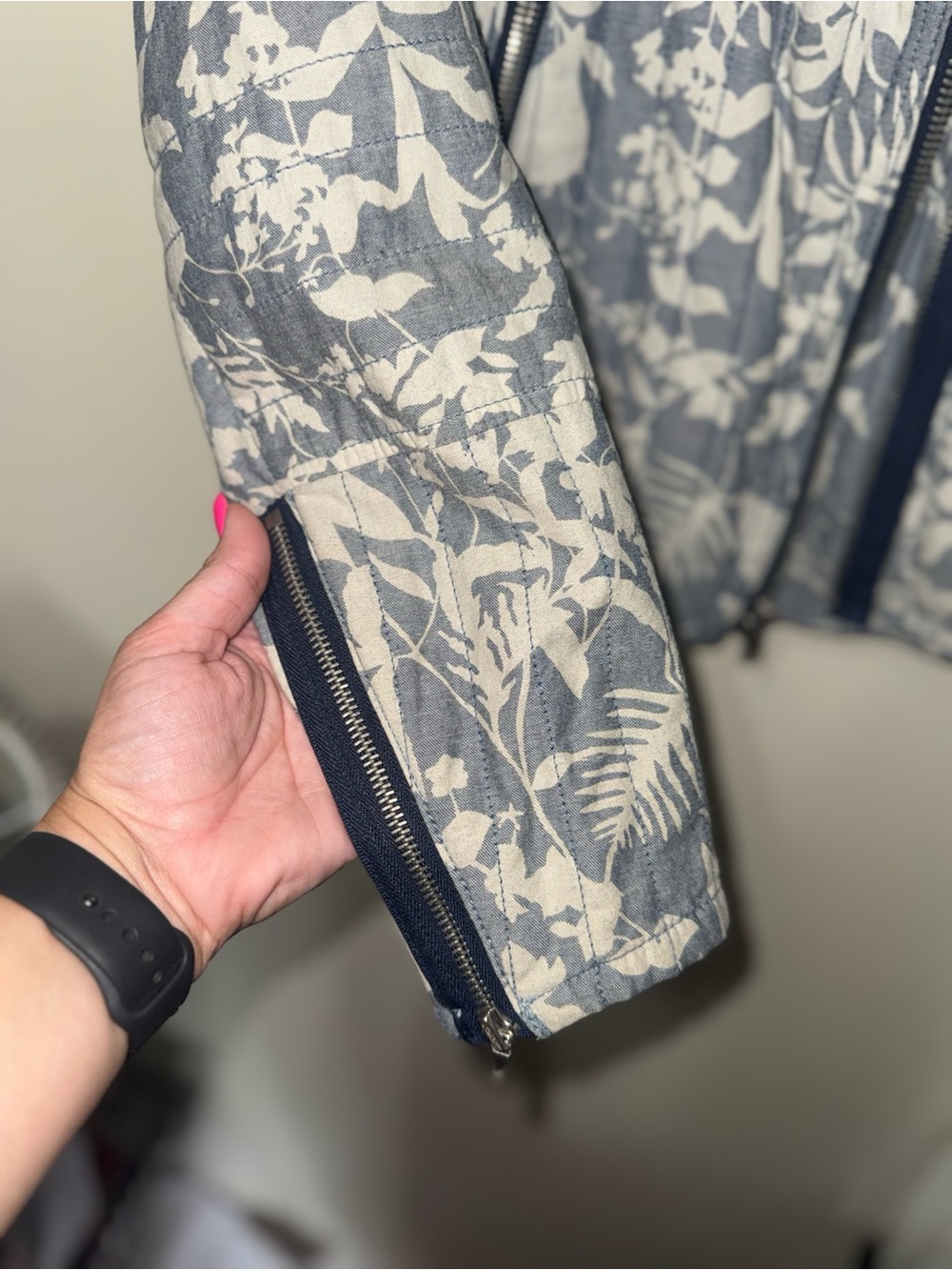 GAP Floral-Print Lightweight Quilted Jacket - Cream & Blue/Gray - Picture 3 of 8